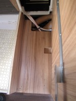 dikke-plank-onder-toilet.jpg